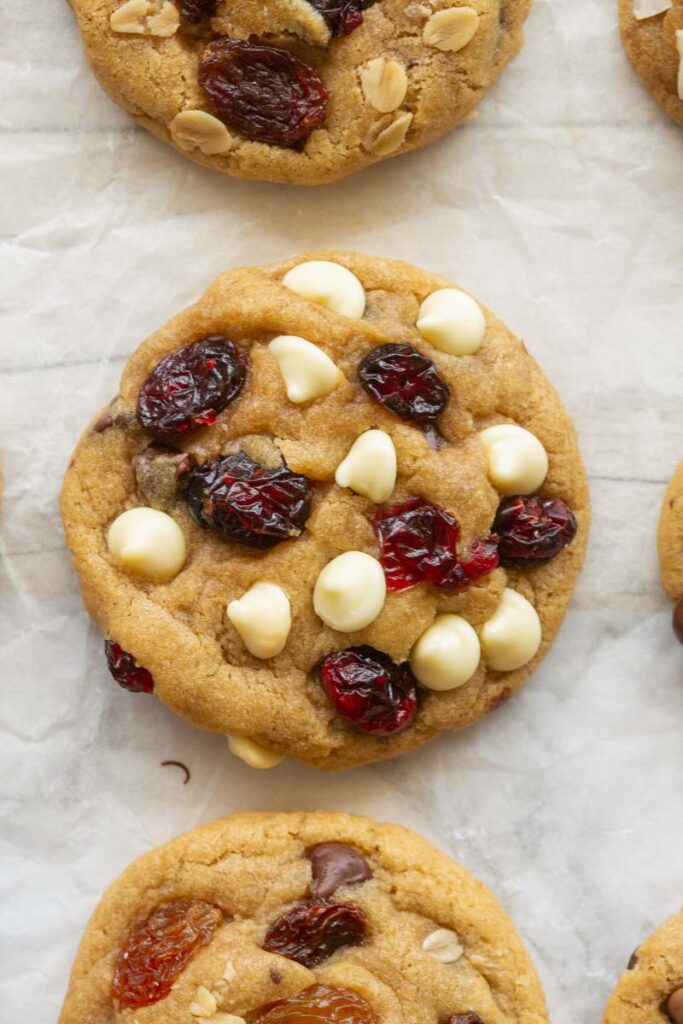 vegan white chocolate cranberry cookies