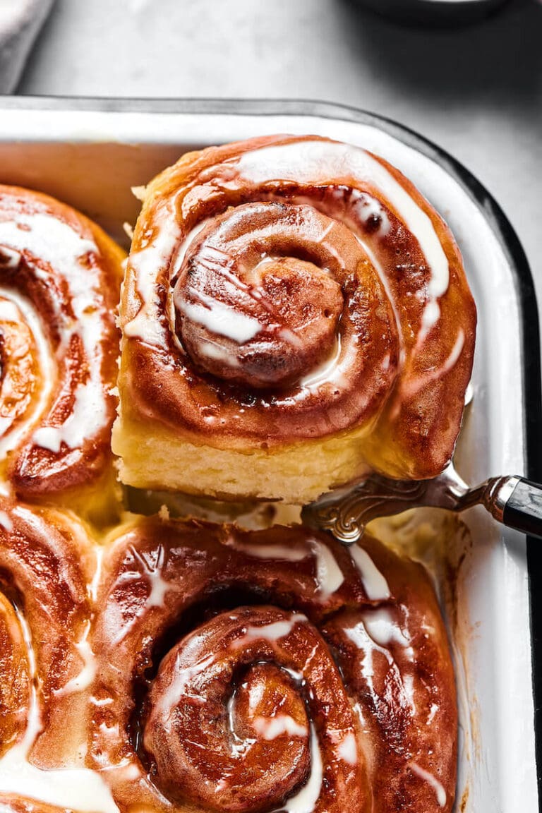 Easiest Cinnamon Rolls (20 Minutes)