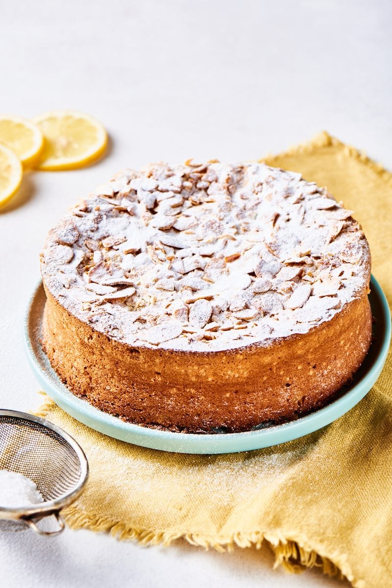 how to make an almond flour cake.