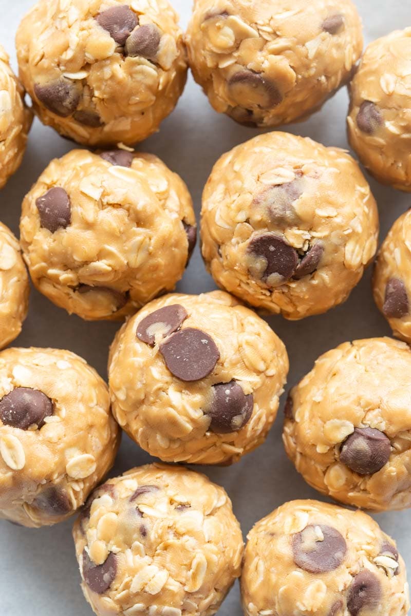 No-Bake Chocolate Peanut Butter Protein Balls