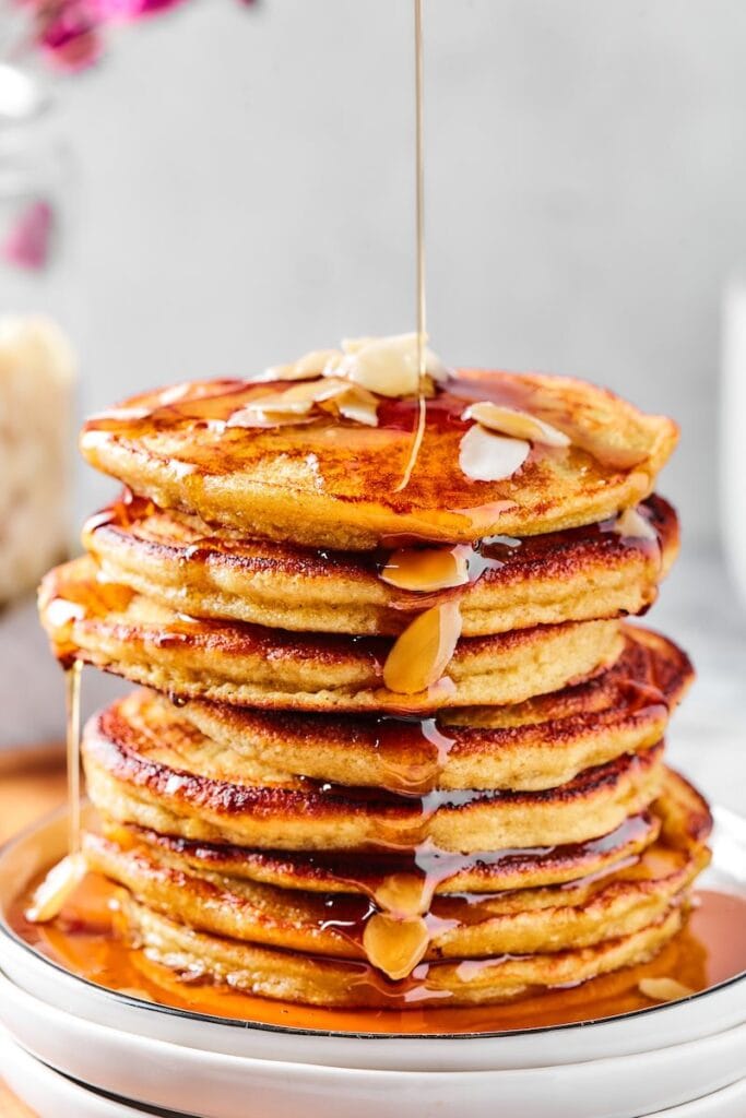 The BEST Almond Flour Pancakes | Just 5 Ingredients! - Pancakes With Almond Extract Flavor