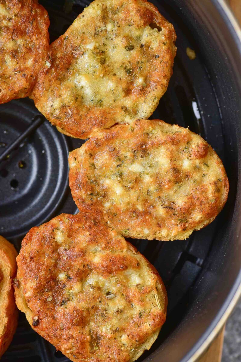 Air Fryer Garlic Bread In 5 Minutes | Fresh Or Frozen