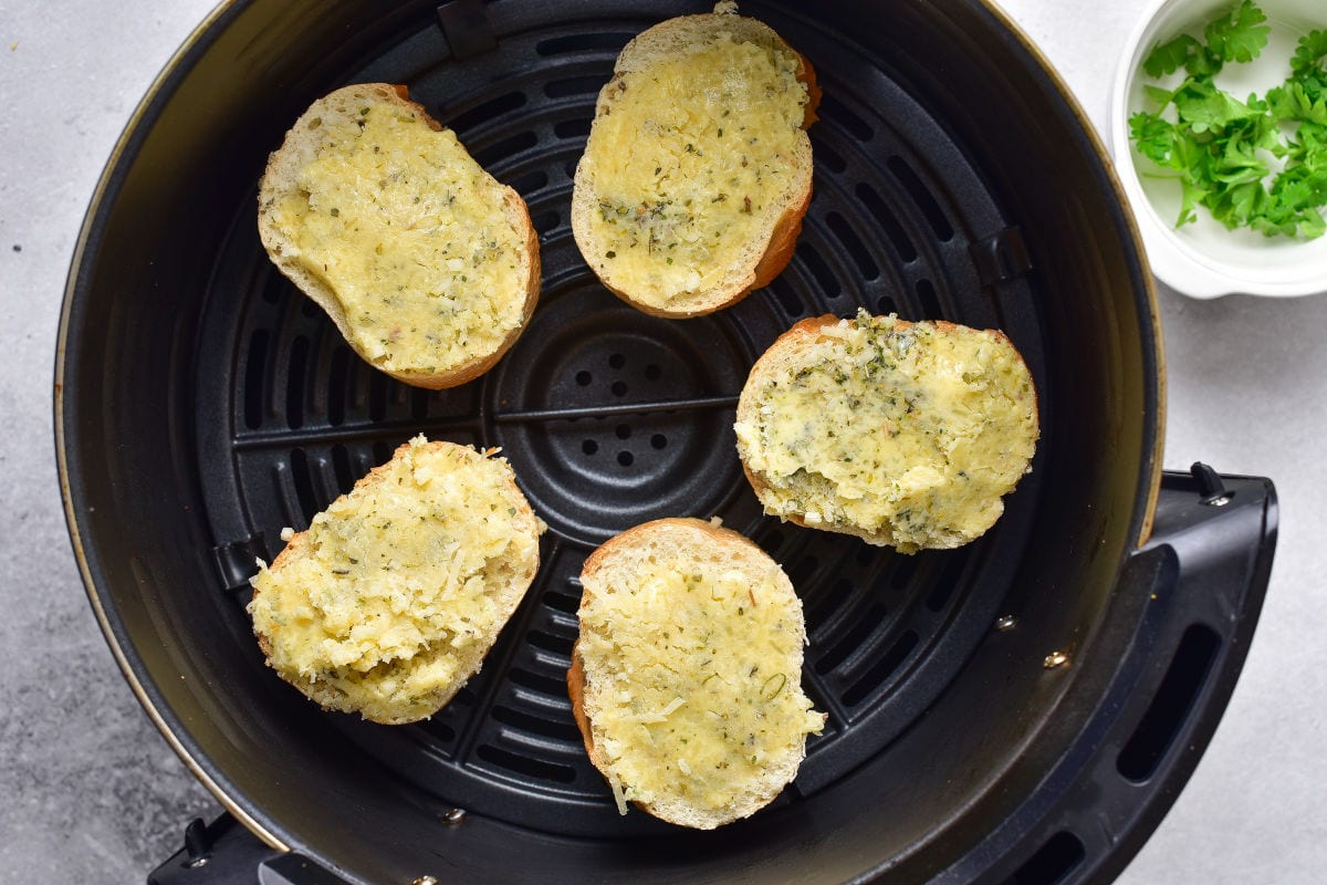 garlic bread in air fryer.
