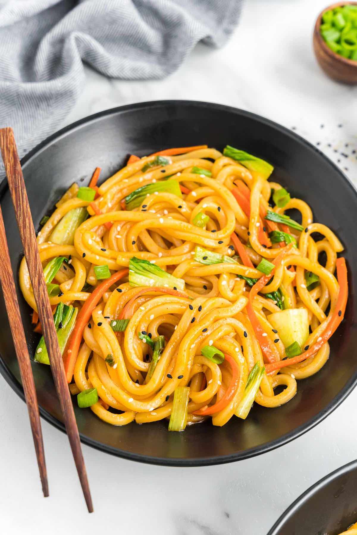 korean-spicy-noodles-in-10-minutes-fast-fresh-and-healthy