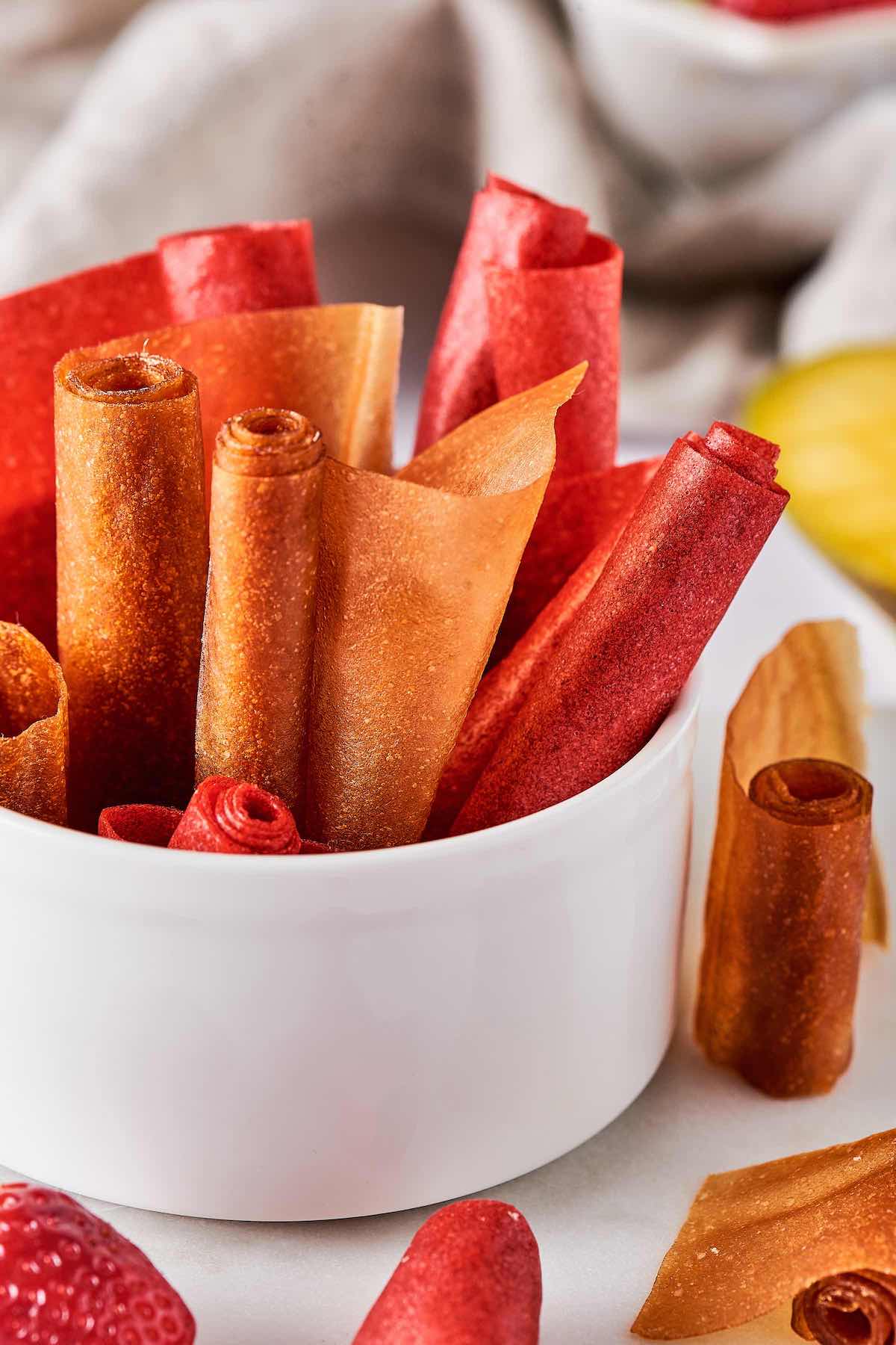 Homemade Strawberry Fruit Leather Roll-Ups (Dehydrator Recipe