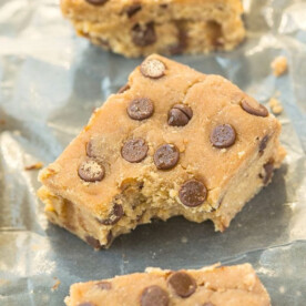 4-Ingredient Banana Blondies - The Big Man's World