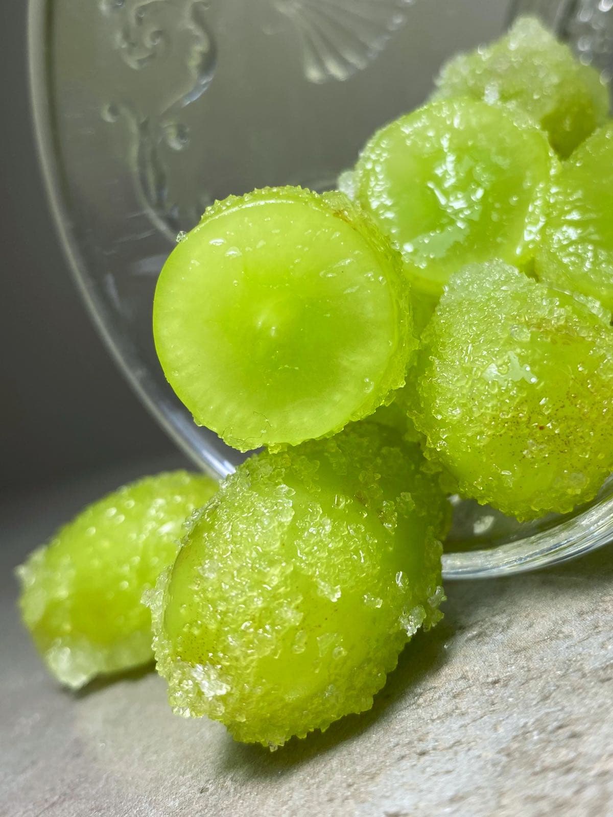 how to make candy grapes.