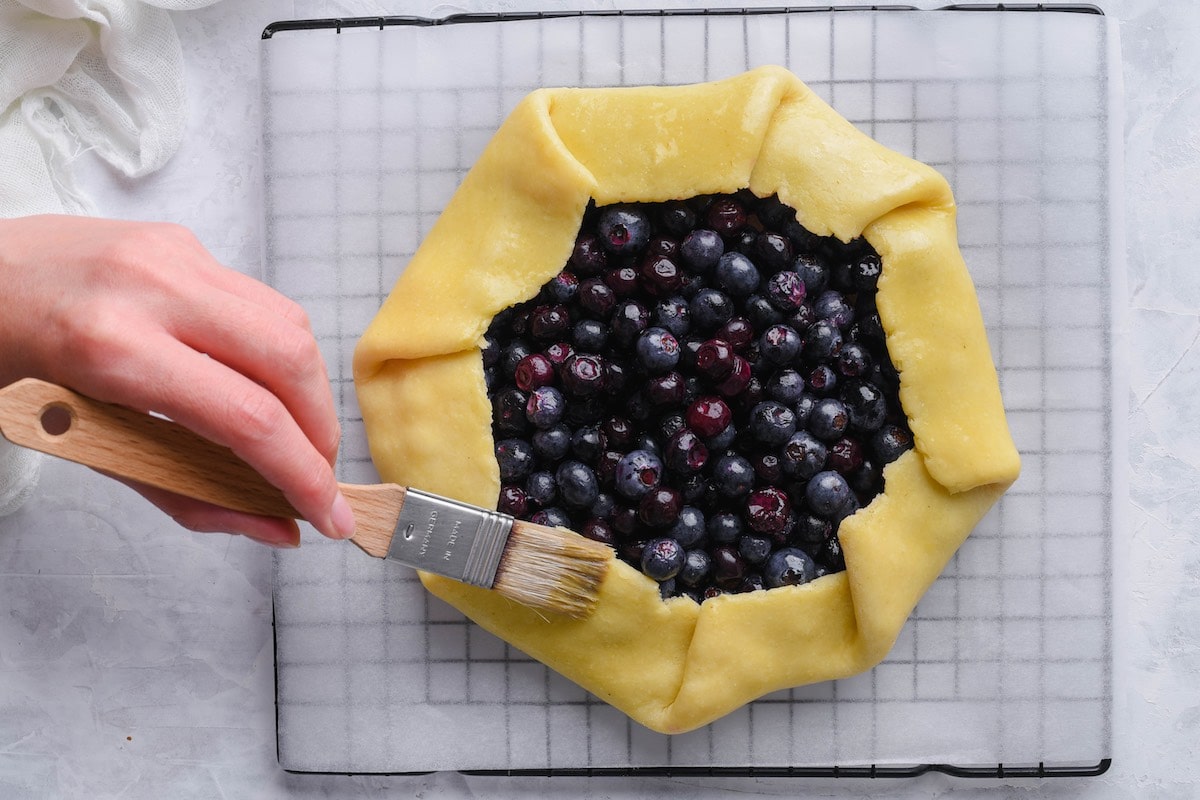 how to fold galette pastry.