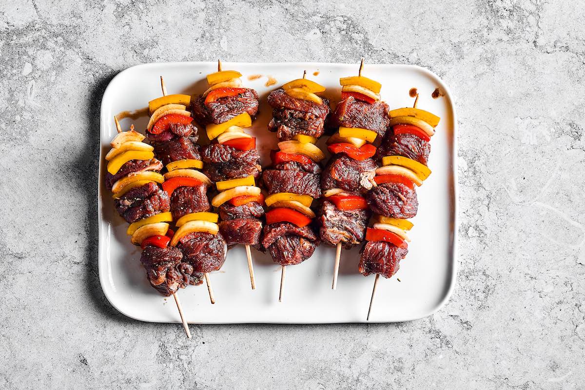 how to skewer lamb for kabobs.