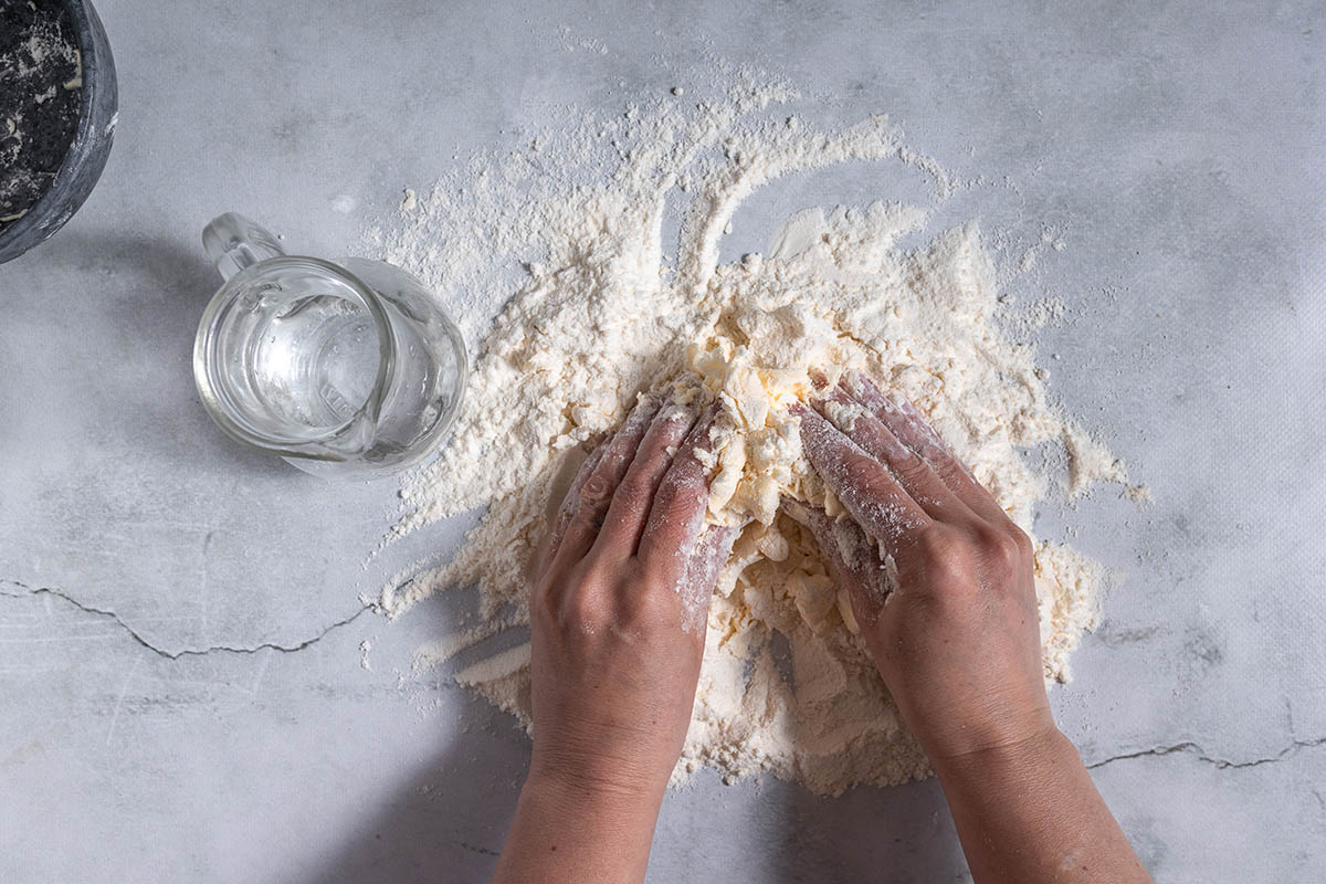 how to make crostata dough.