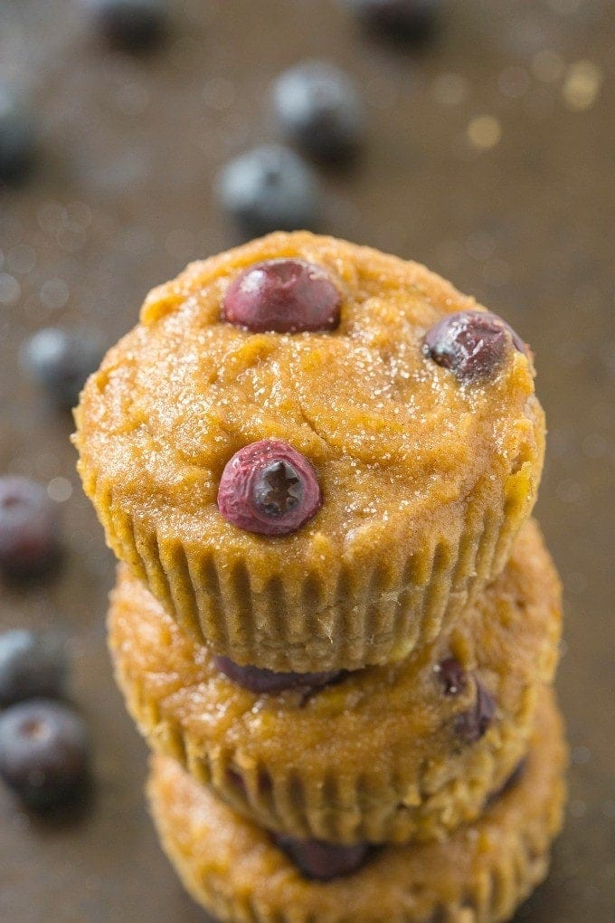 healthy blueberry banana muffins.