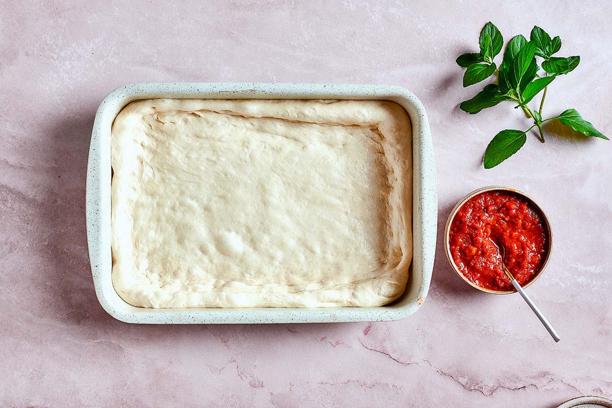 how to make a Sicilian pizza.