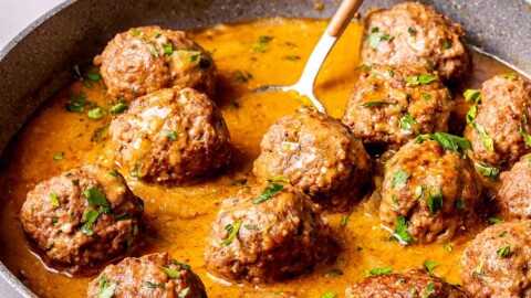 meatballs and gravy recipe.