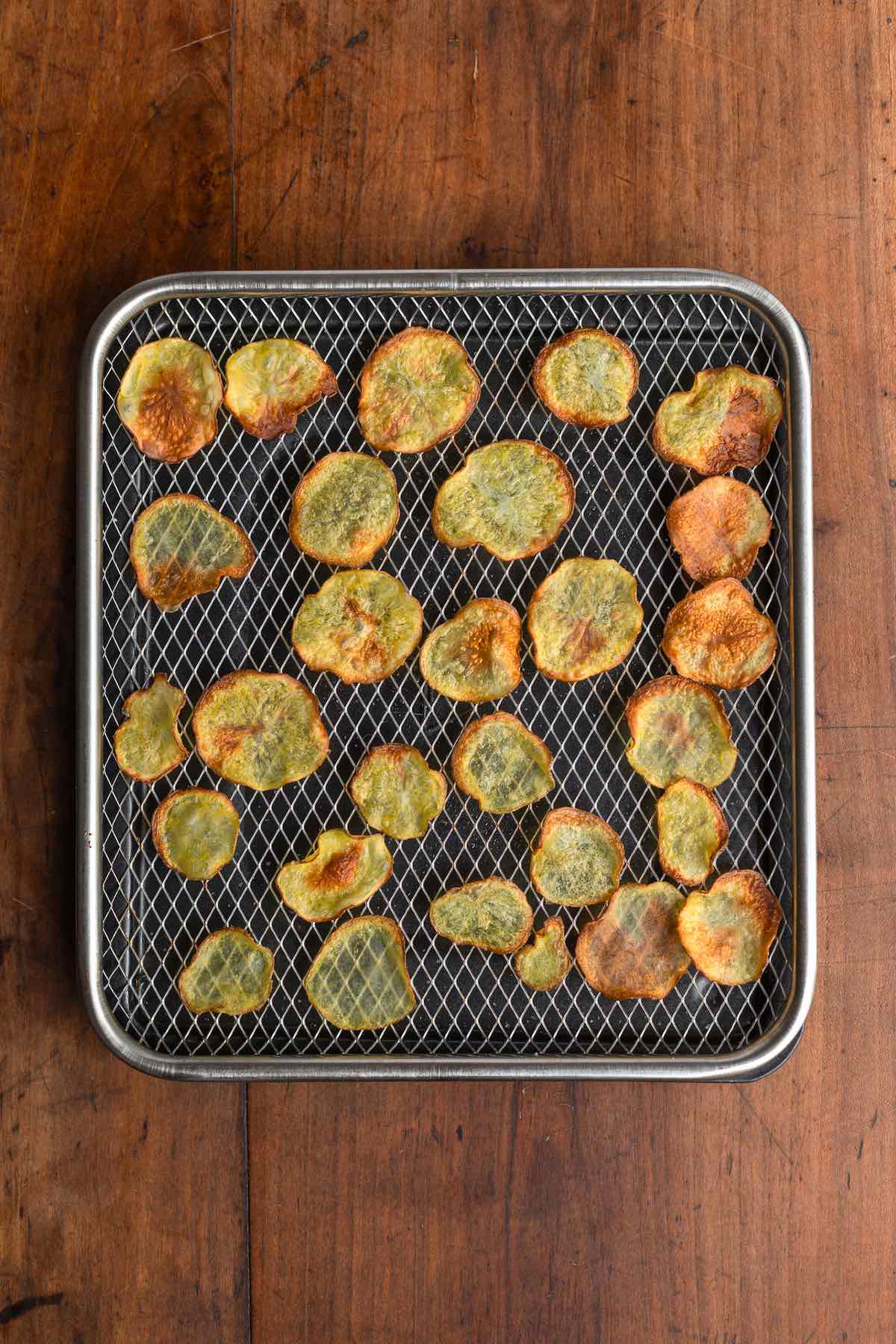 crispy air fryer potato chips.