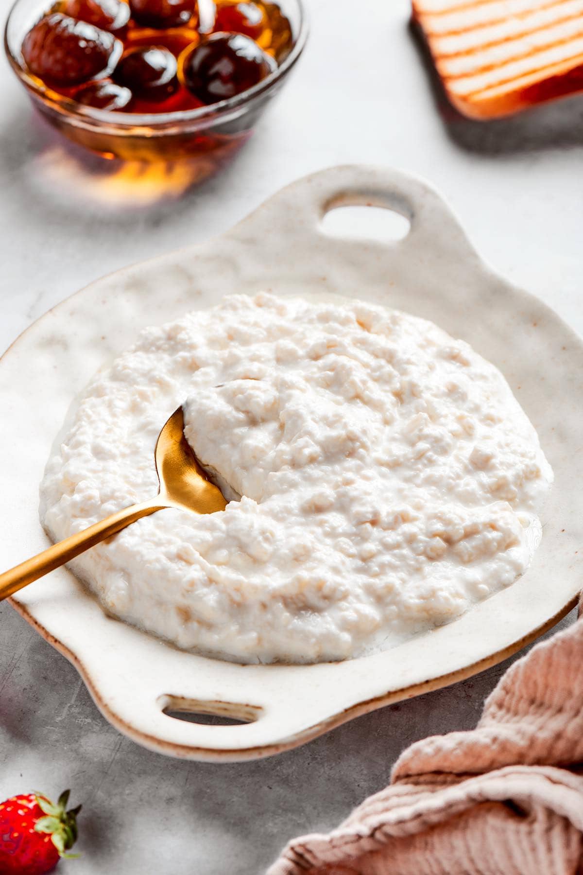 dairy free cottage cheese in a bowl.