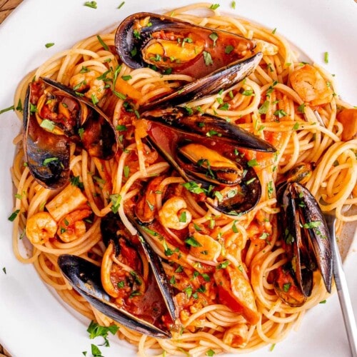 15-Minute Seafood Pasta Recipe {Restaurant Style} - The Big Man's World