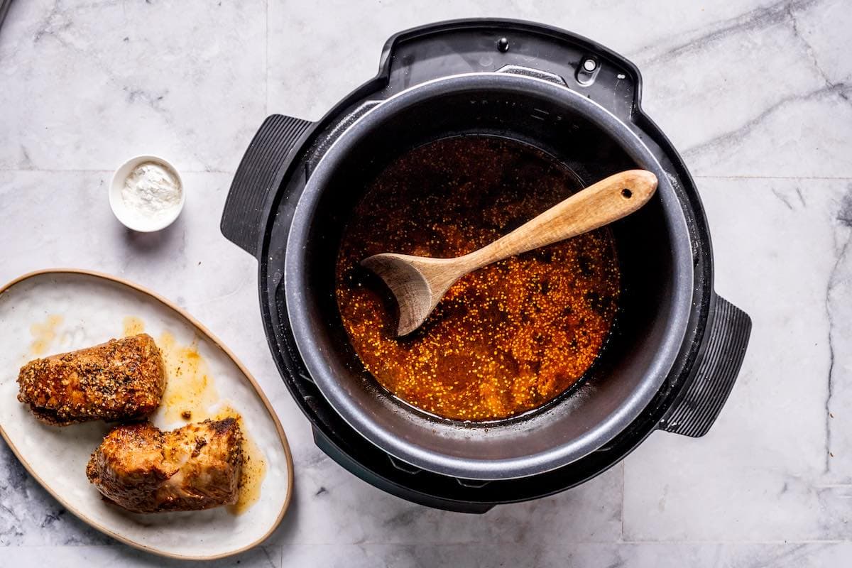 gravy in the instant pot.