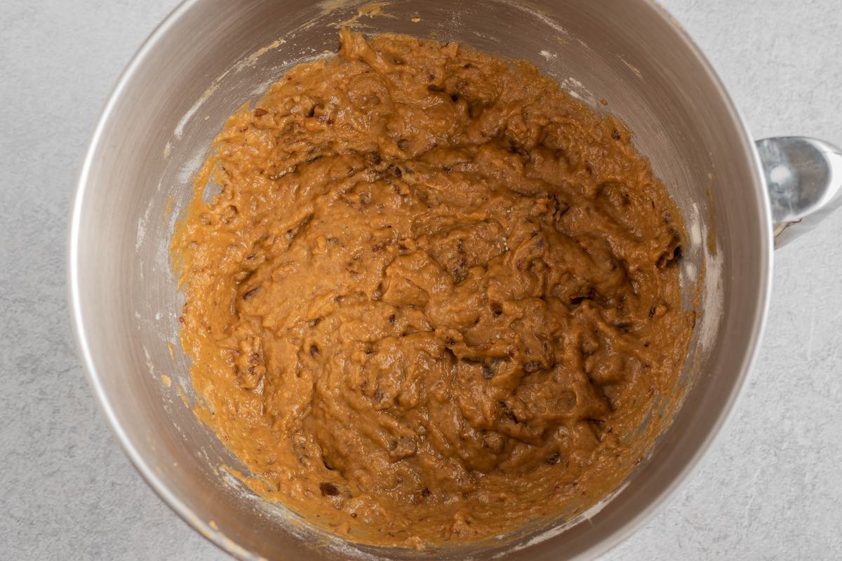 date, sugar, and butter mixture in a bowl.