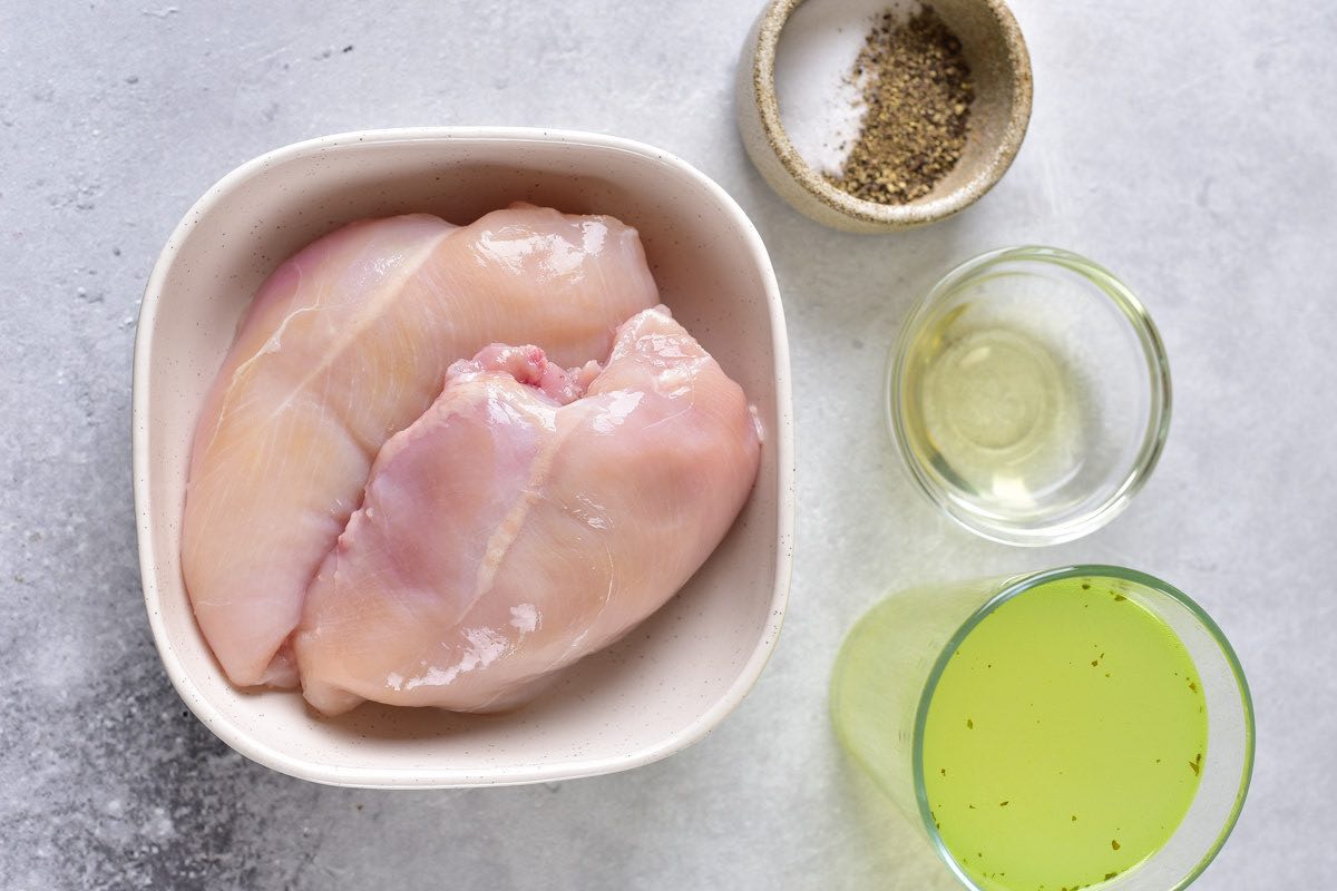 Instant Pot shredded chicken breast ingredients.