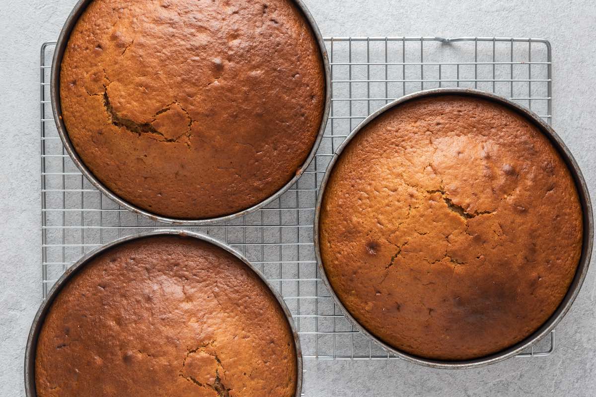 baked cakes in cake pans.