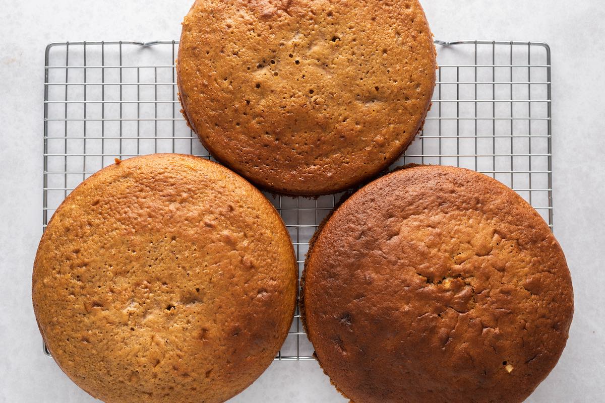 baked cakes on a cooling rack.