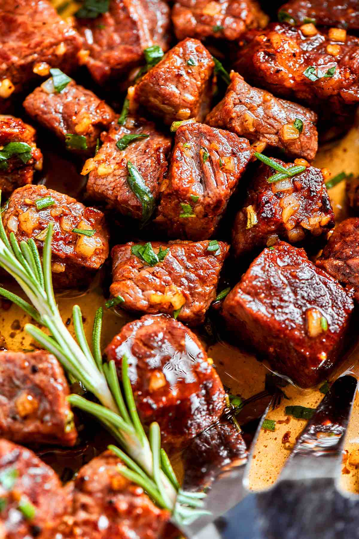 air fryer garlic steak bites.