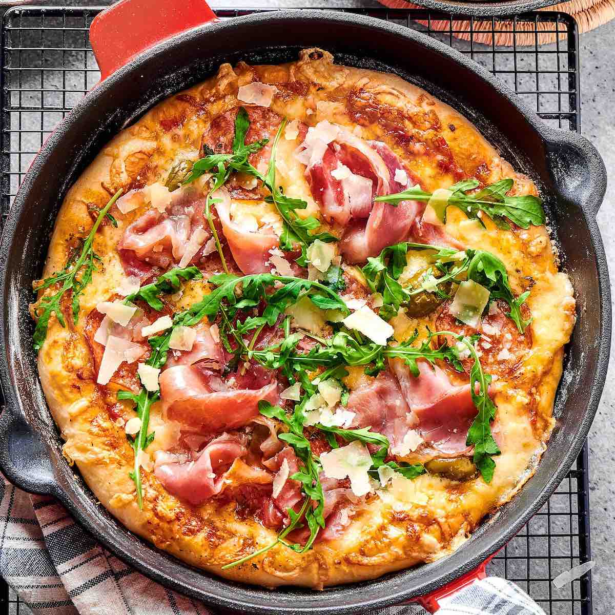 cast iron pizza recipe.