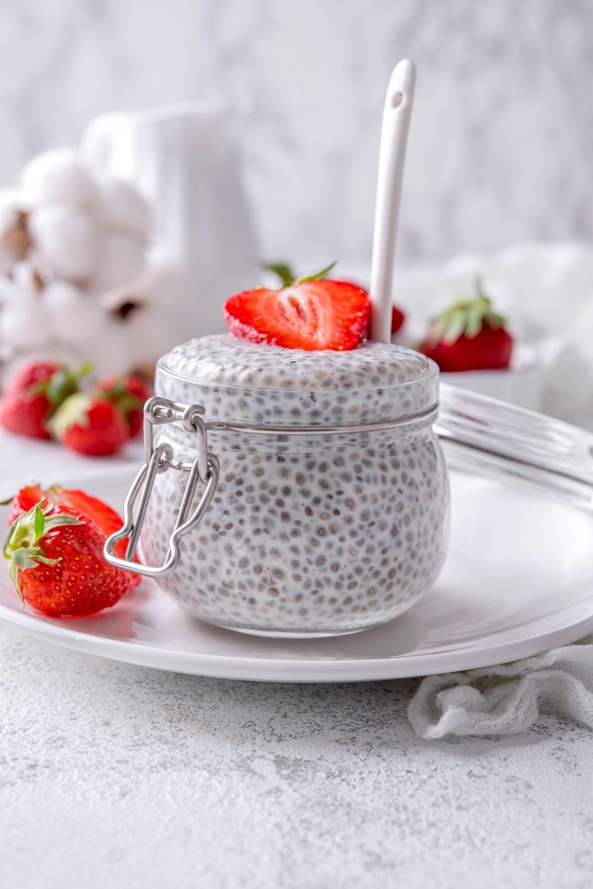 low carb chia pudding with strawberries.