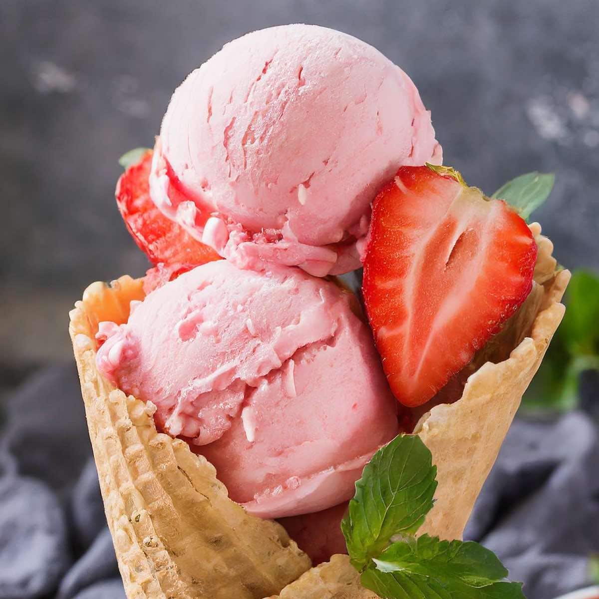 Strawberry Ice Cream Recipe {3 Ingredients} Strawberry Ice Cream Recipe {3 Ingredients}