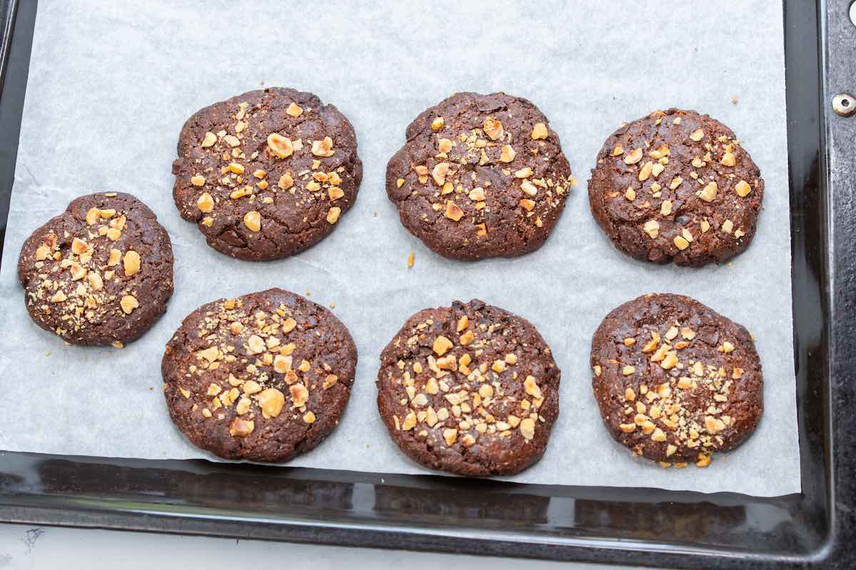 baked hazelnut cookies.