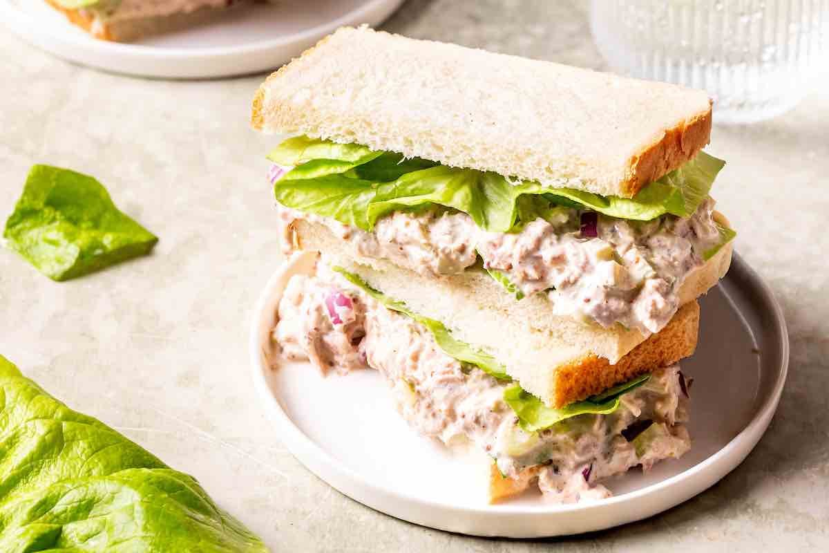 healthy tuna salad sandwich.
