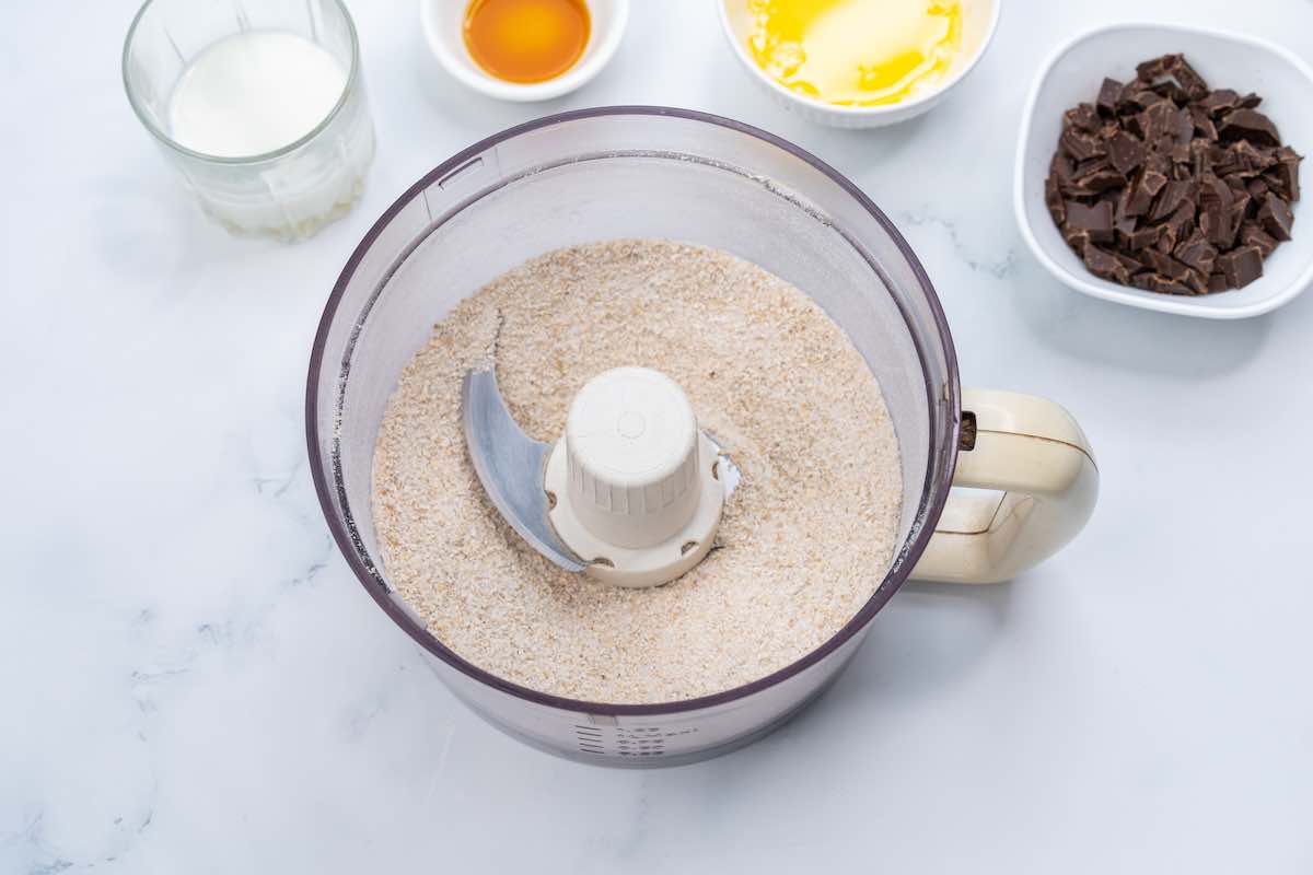 oats, sugar, baking powder, and baking soda blended down.