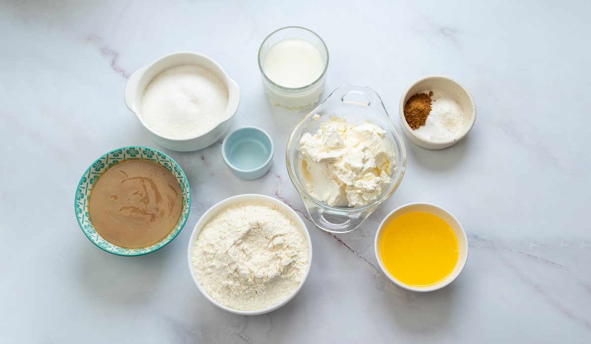 applesauce cake ingredients.