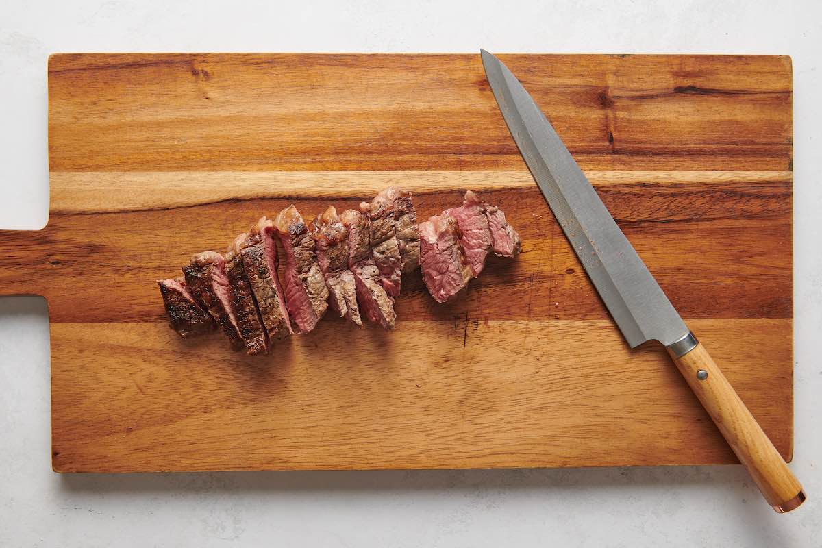 sliced grilled coulotte steak.