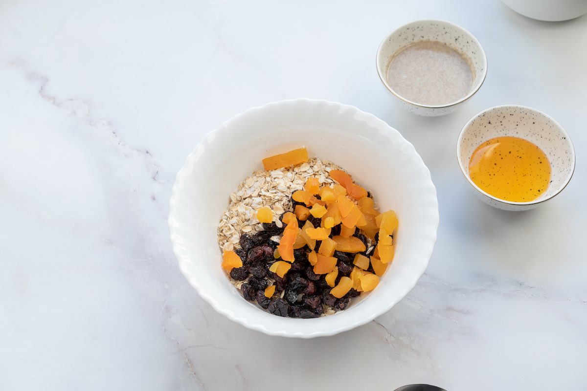 oats and dried fruits in a bowl.