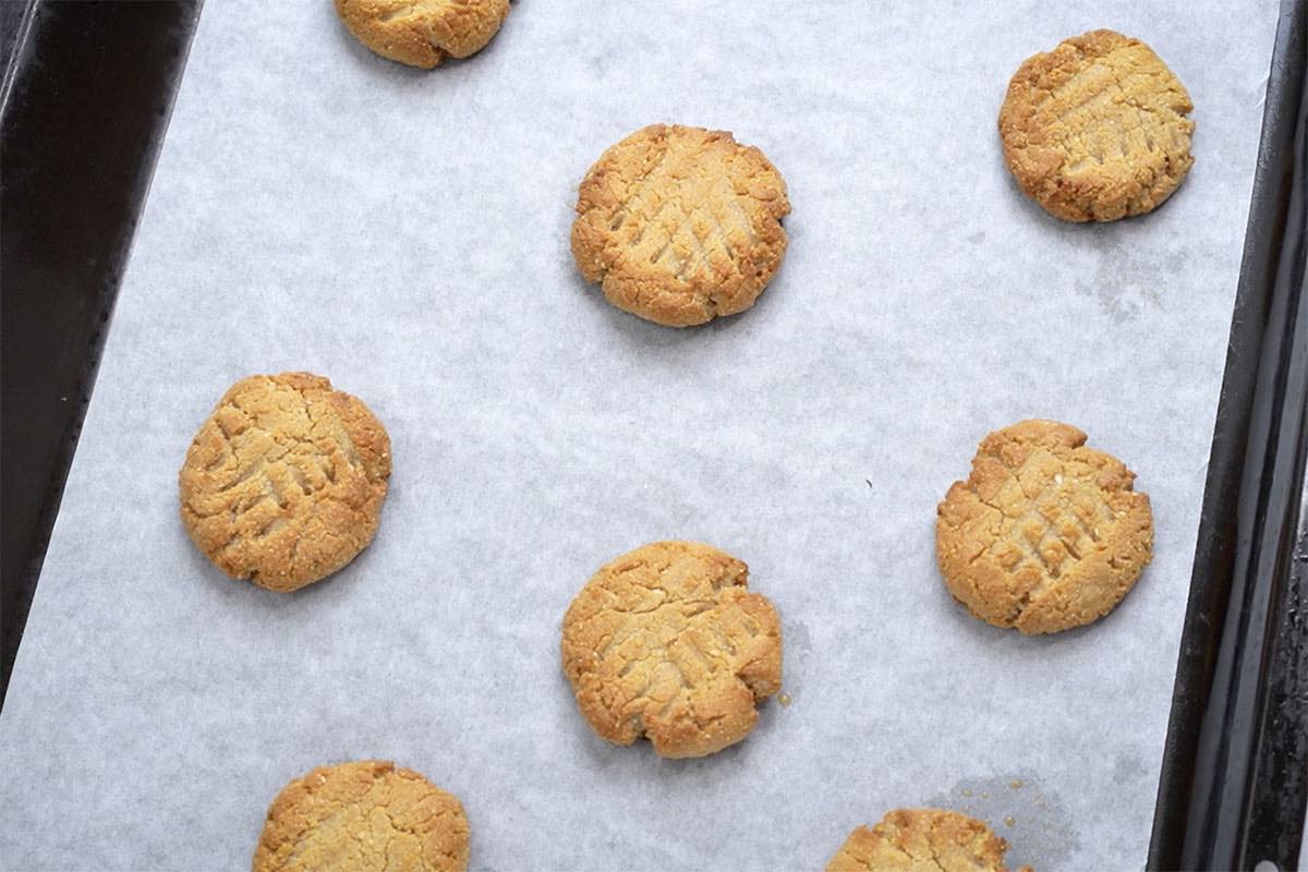 baked healthy cookies with peanut butter.