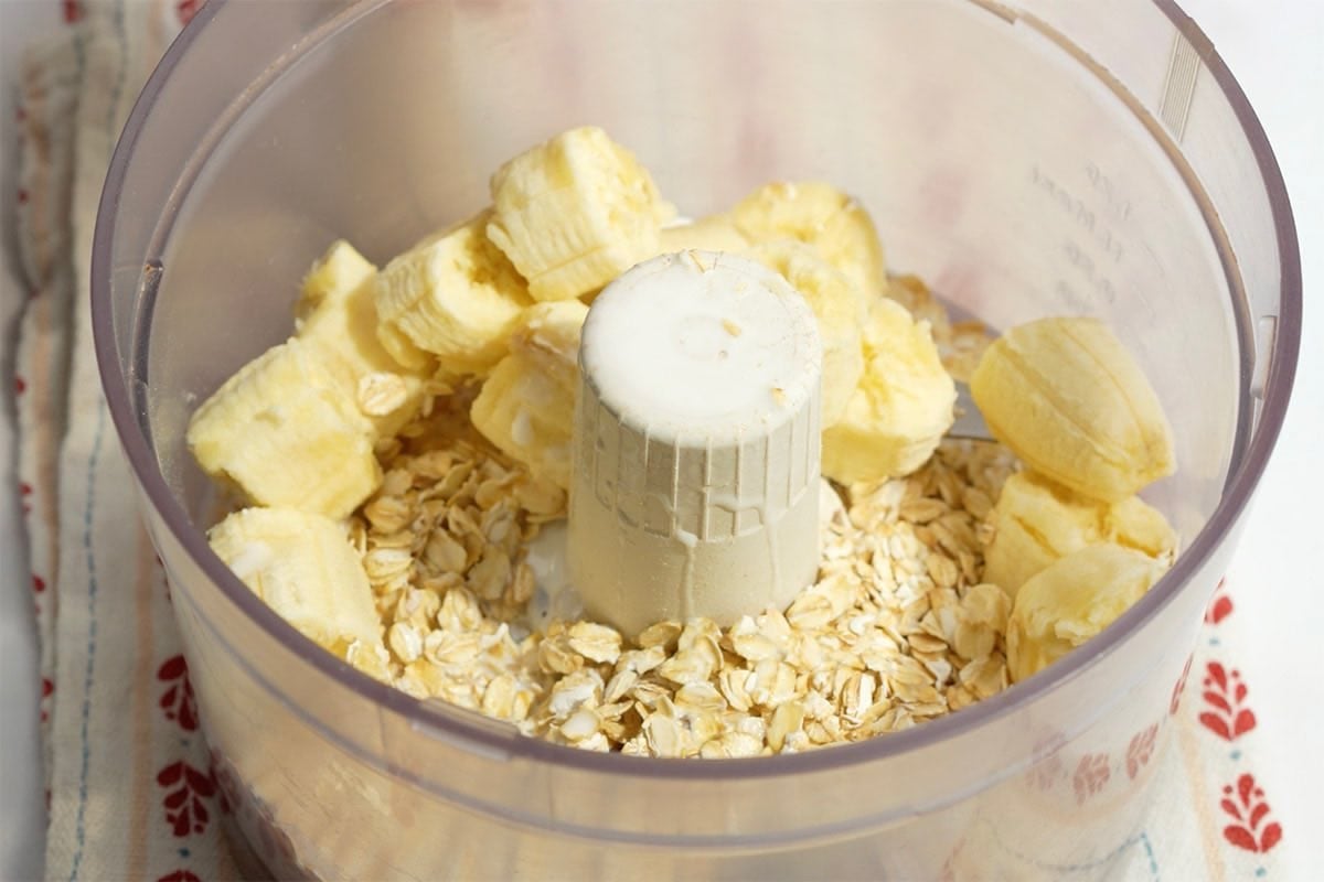 bananas, oats, and milk in a food processor.