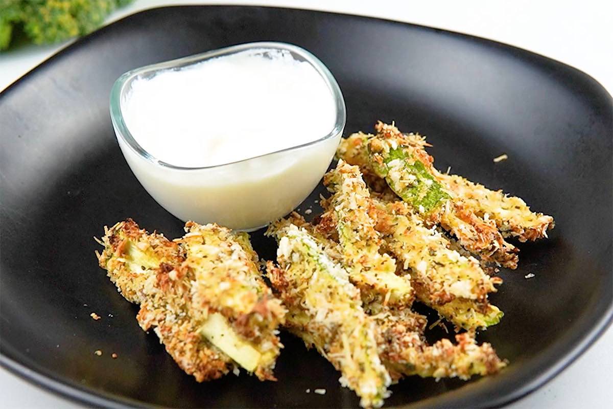 baked zucchini fries with dipping sauce.