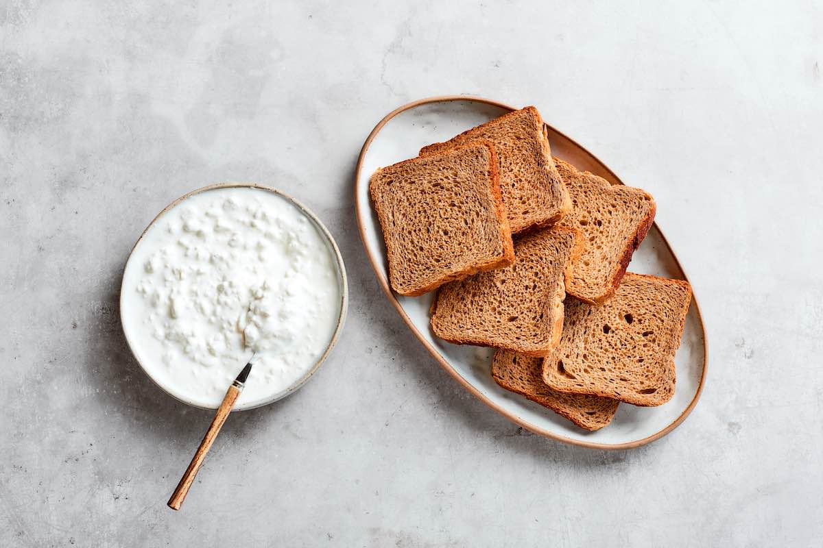 ingredients for cottage cheese toast.