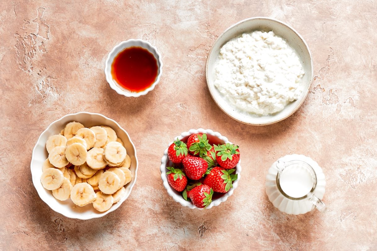 ingredients for cottage cheese smoothie.