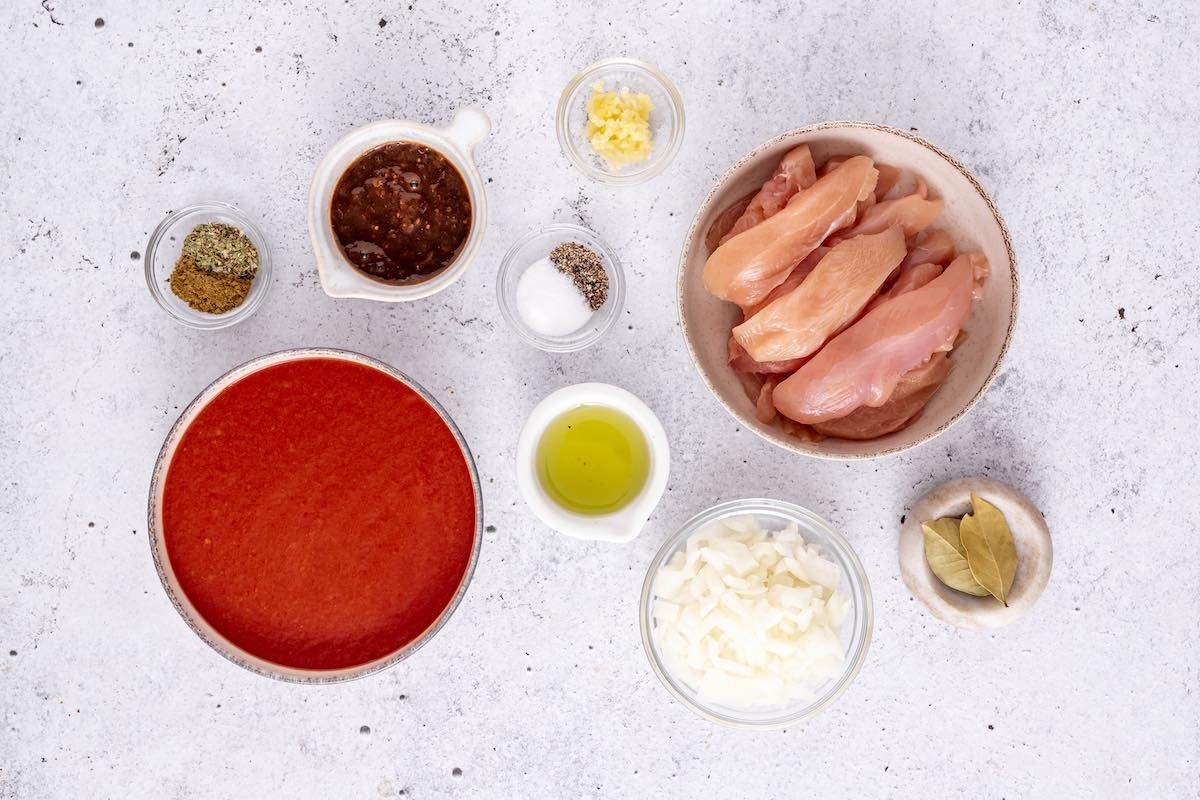 ingredients for chicken tinga.