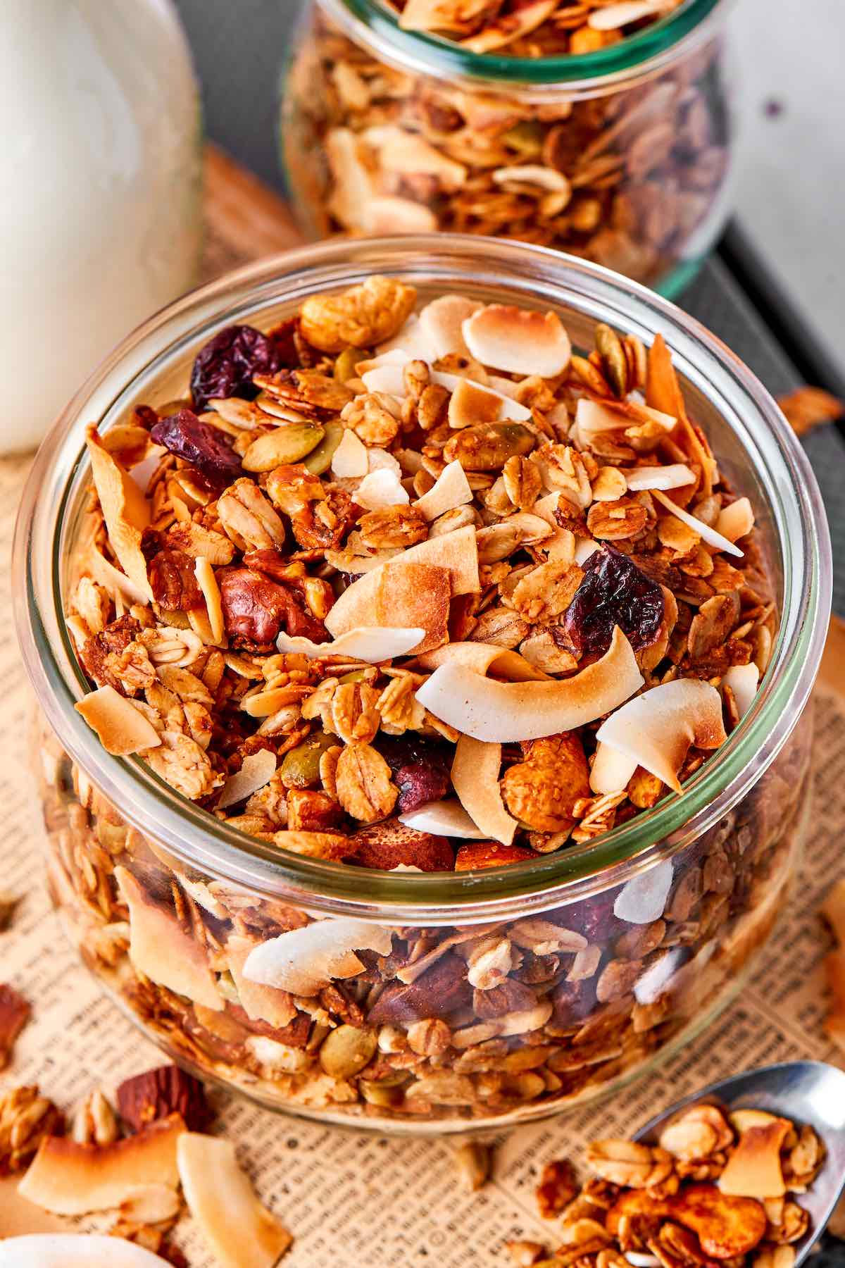 air fryer granola in a glass bowl.